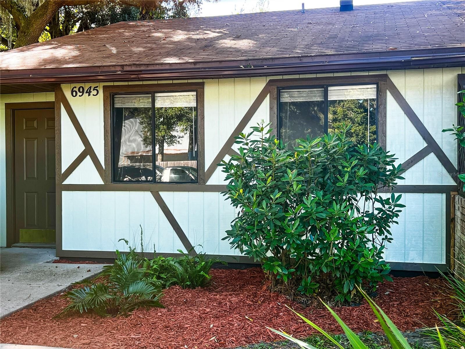 Property Photo:  6945 SW 21st Lane  FL 32607 