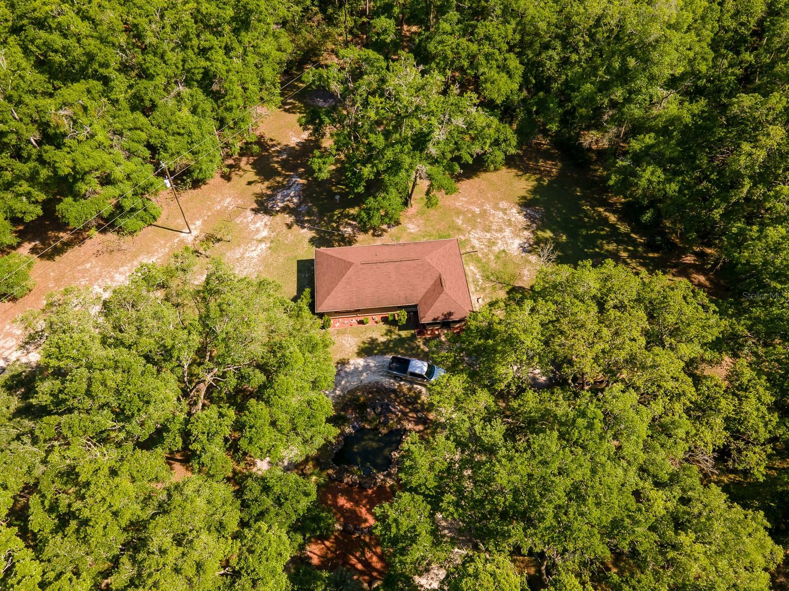 Property Photo: 23725 NW 142nd Avenue FL 32643