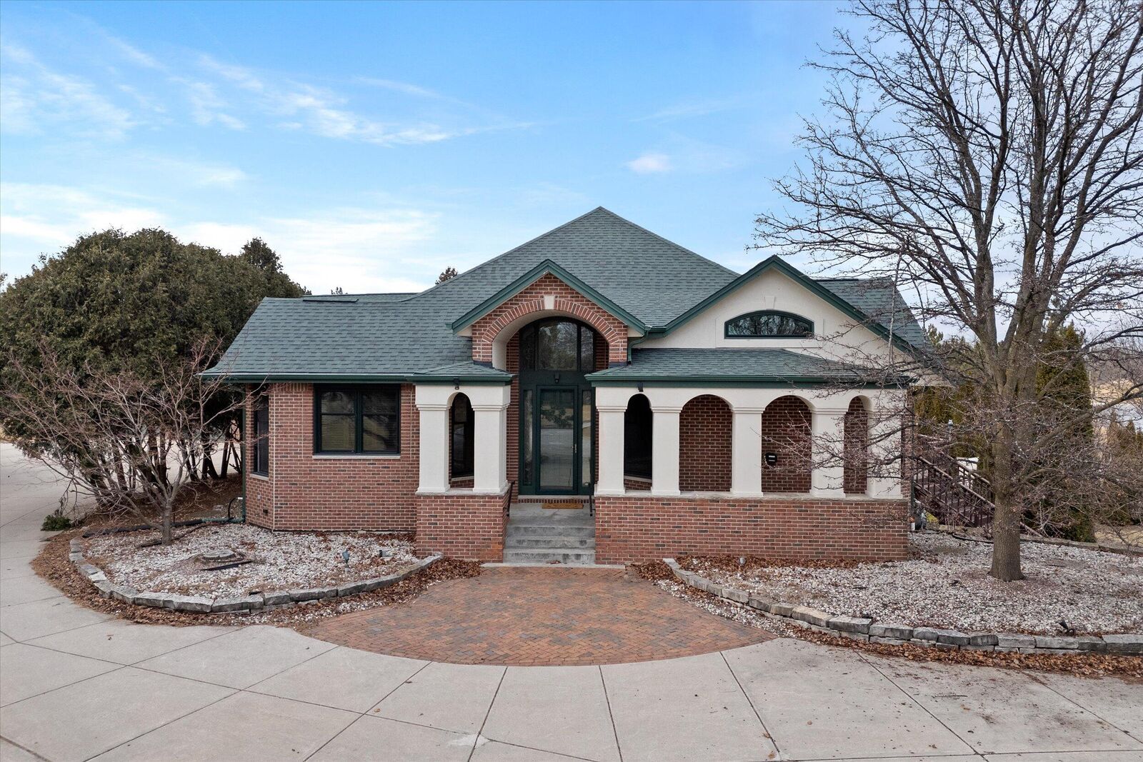 Property Photo: 7767 S Cambridge Ct WI 53132