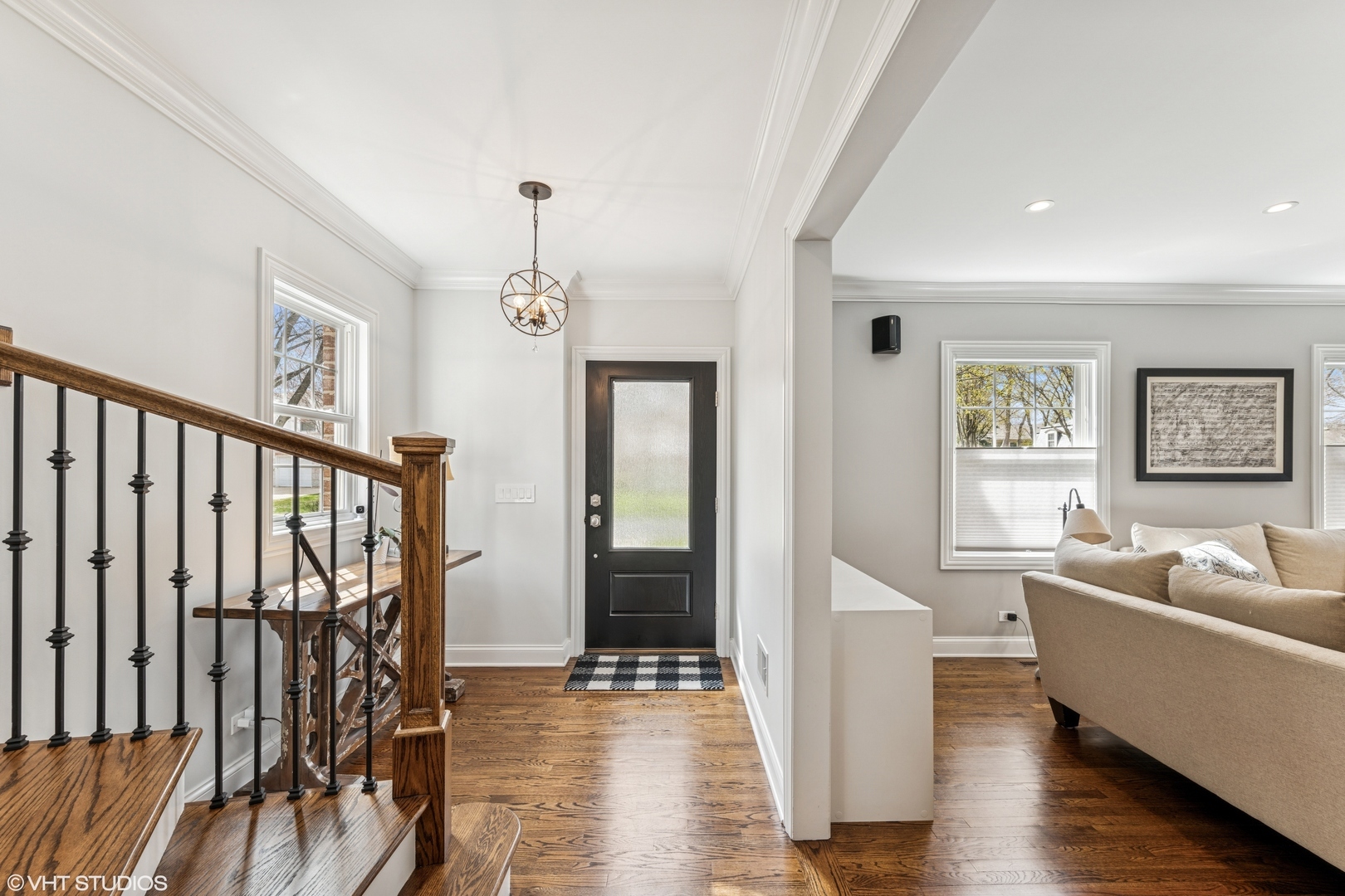 Property Photo:  601 S Burton Place  IL 60005 