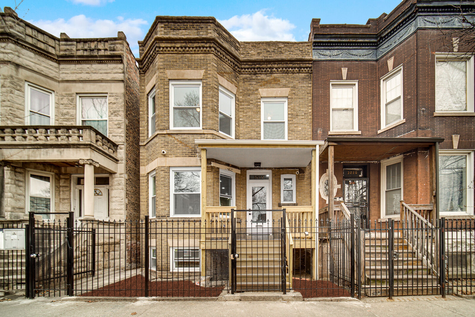 Property Photo:  3222 W Lexington Street  IL 60624 