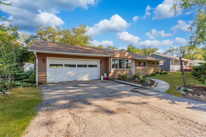 Property Photo: 435 Douglas Road IL 60510