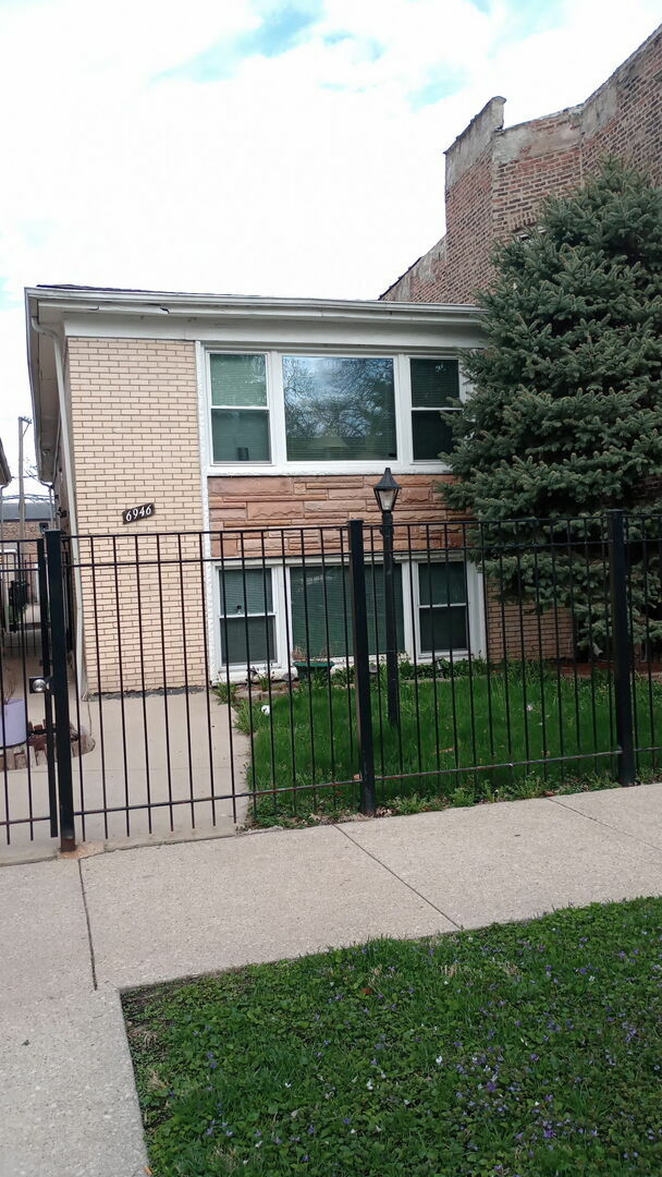 Property Photo: 6946 S Wabash Avenue IL 60637