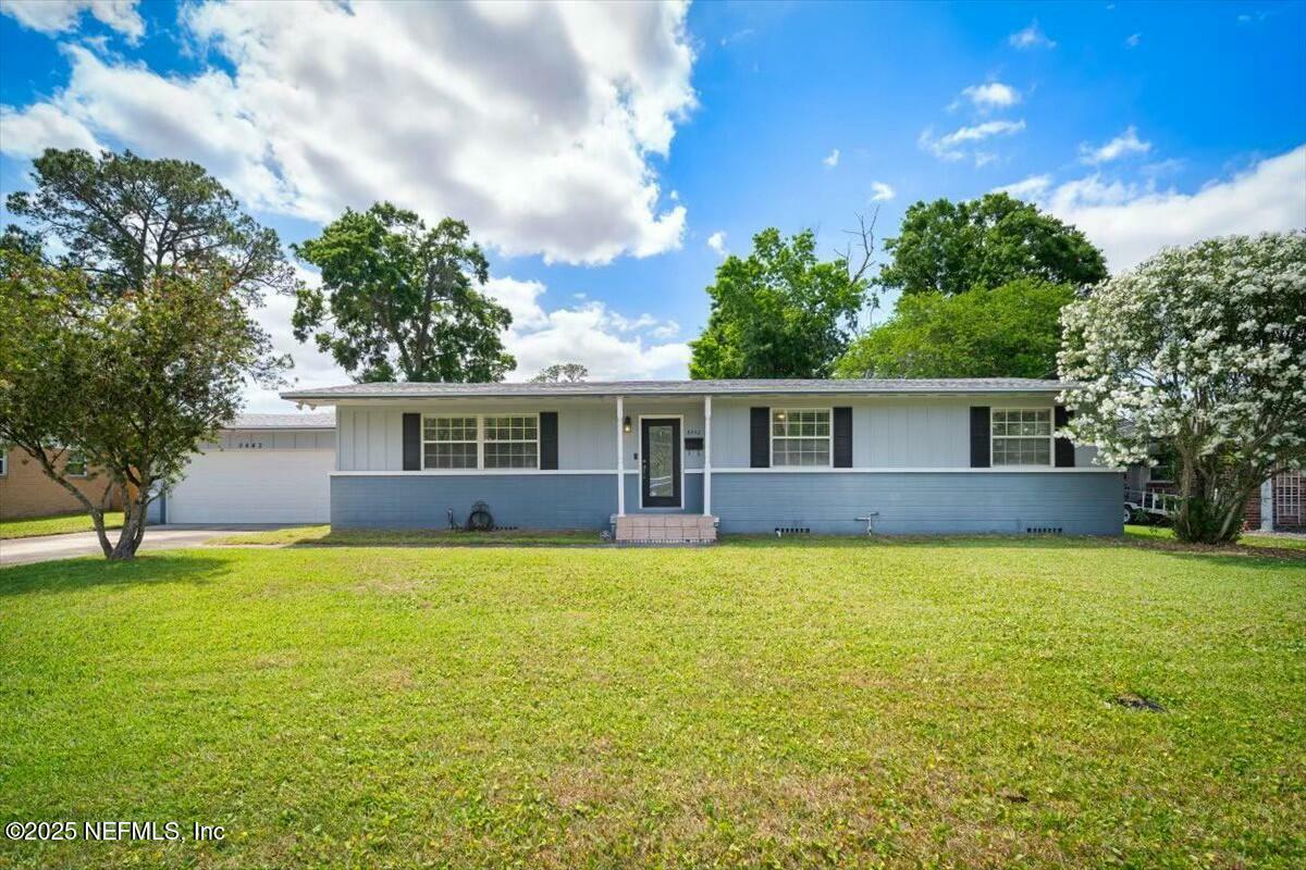 Property Photo: 8442 San Martarro Drive W FL 32217