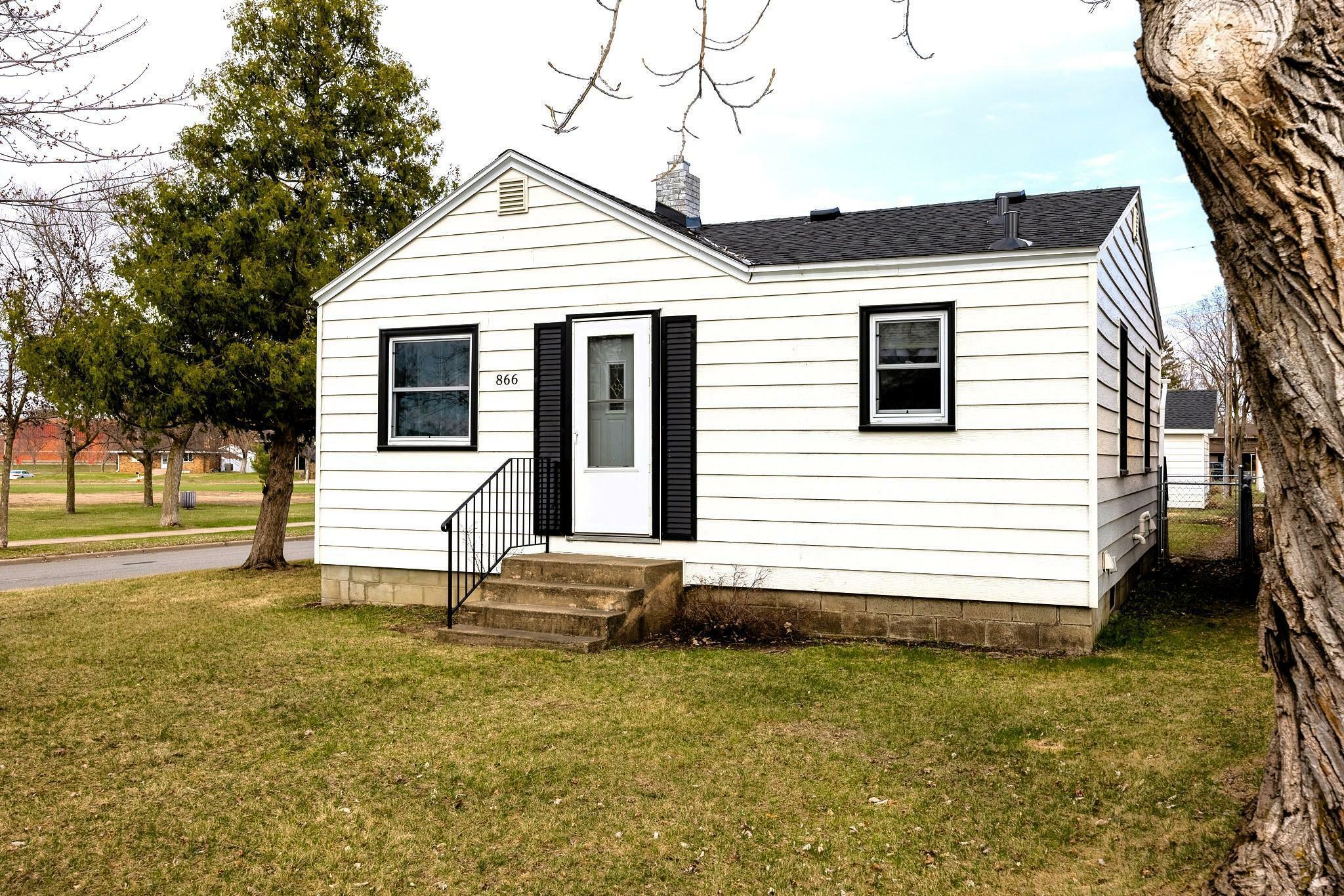 Property Photo: 866 18th Avenue N MN 56303