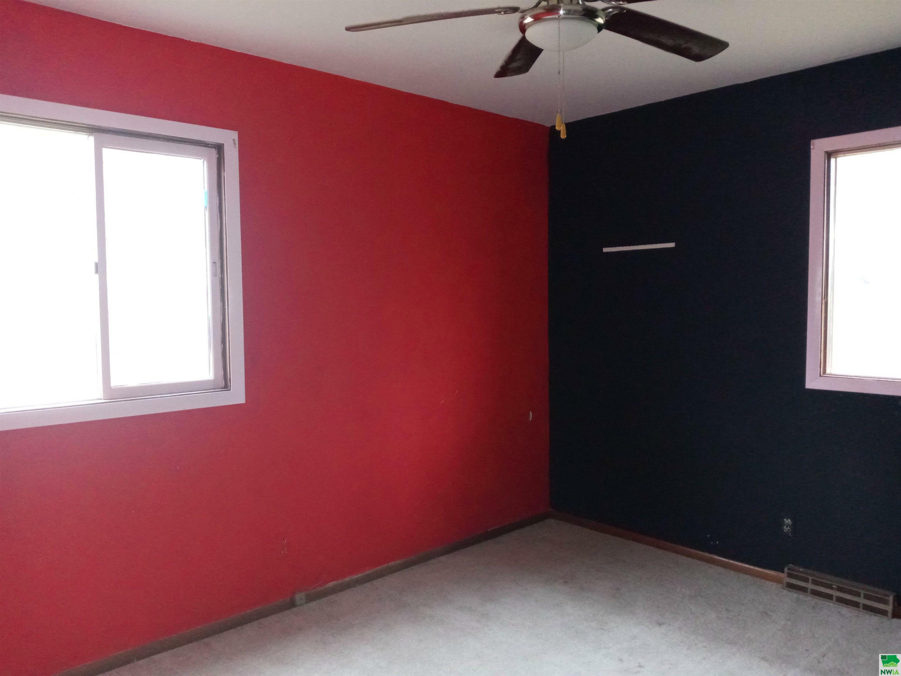 Property Photo: 5120 Garretson Ave IA 51106