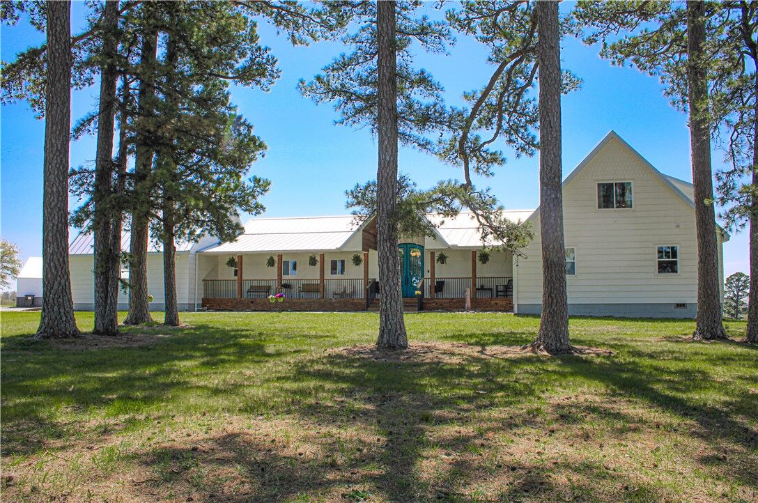 Property Photo: 1122 Madison 2149 AR 72740