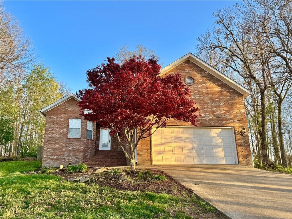 Property Photo:  33 Chatburn Drive  AR 72715 