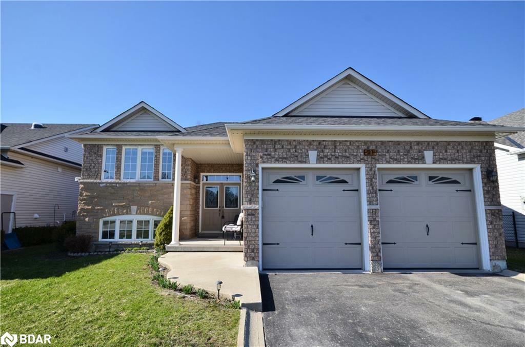 Photo de la propriété: 21 Red Pine Crescent ON L9Z 3B3