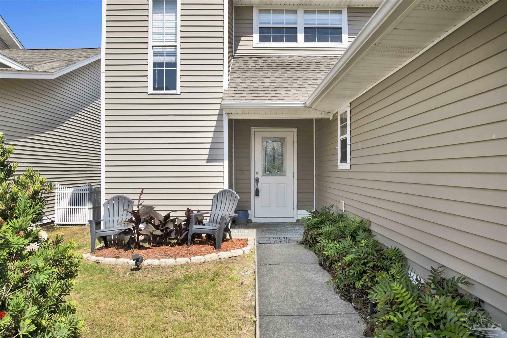 Property Photo: 1110 Lionsgate Ln FL 32563