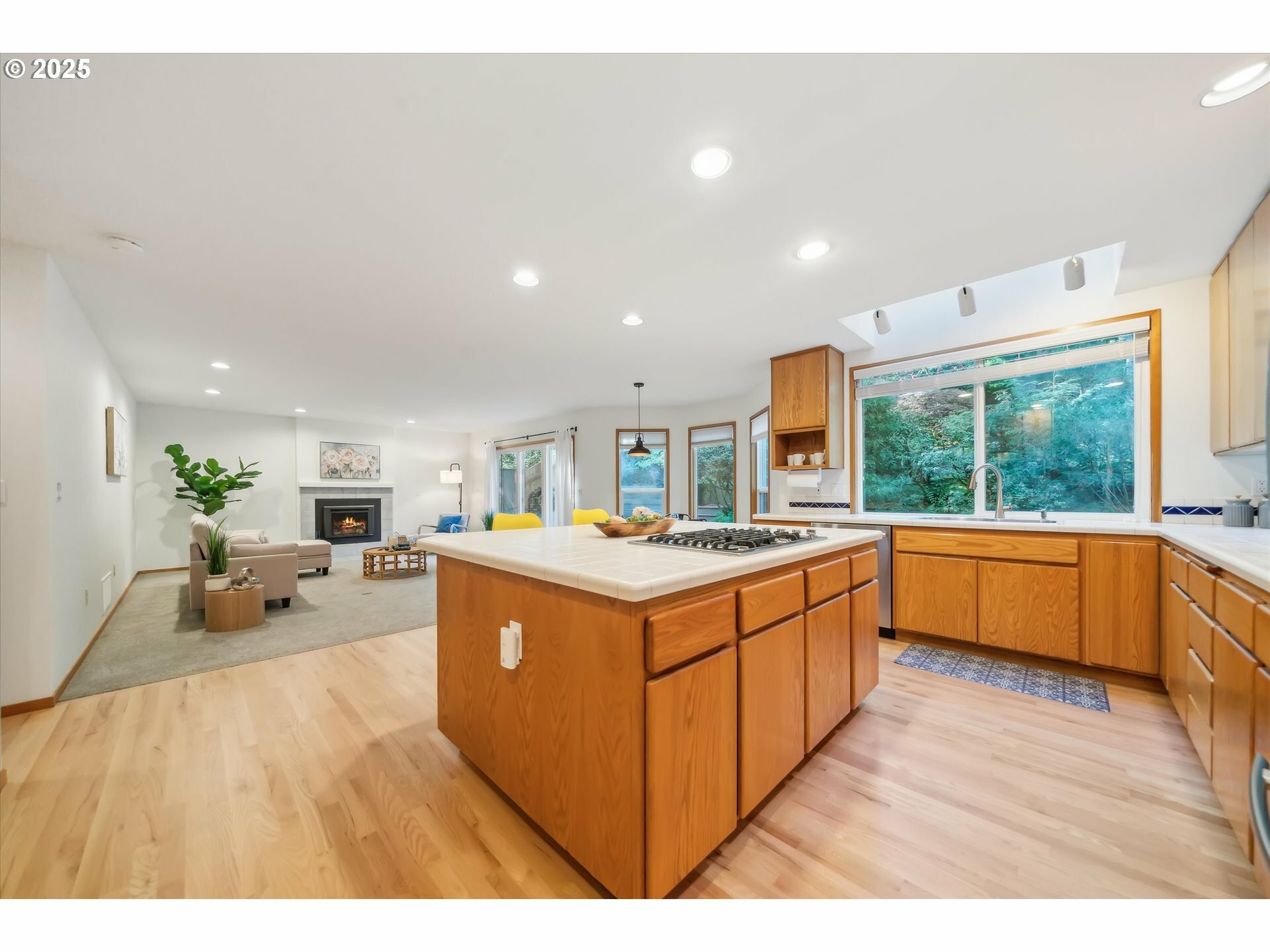 Property Photo: 3722 SW Cullen Blvd OR 97221