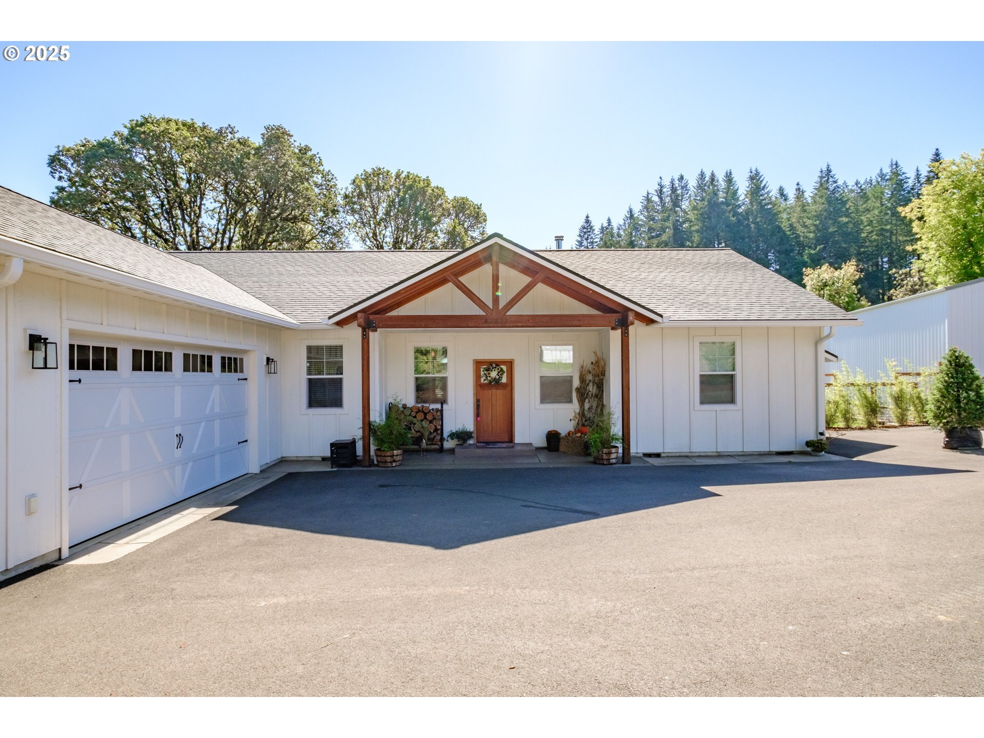 Property Photo:  41222 Highway 228  OR 97386 