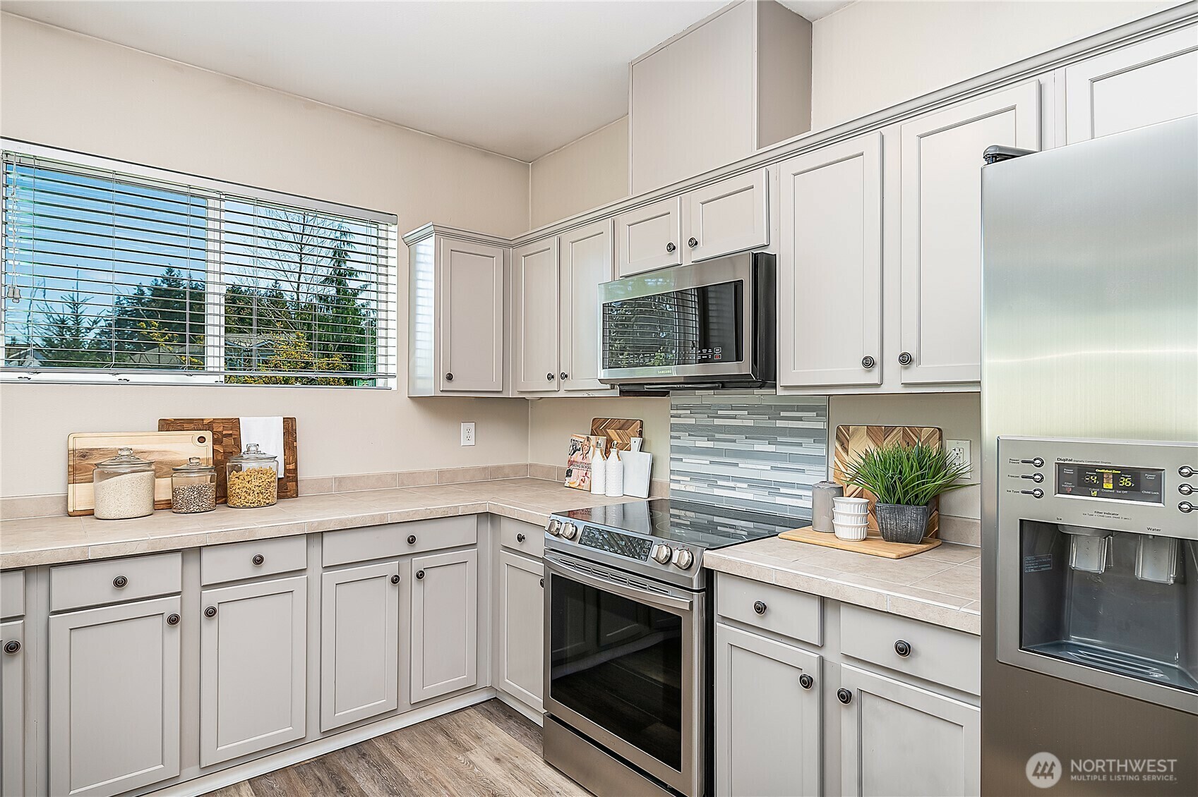 Property Photo: 14915 38th Drive SE Ff3023 WA 98012