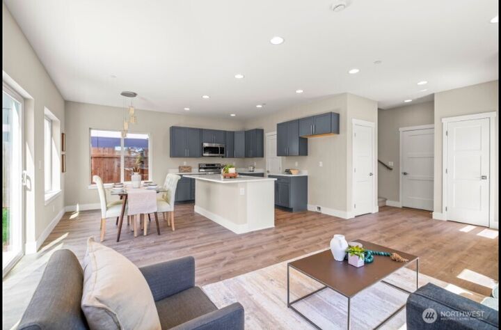 Property Photo:  13055  2nd Avenue S A  WA 98168 