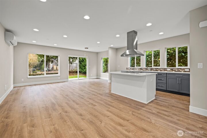 Property Photo:  13055  2nd Avenue S A  WA 98168 