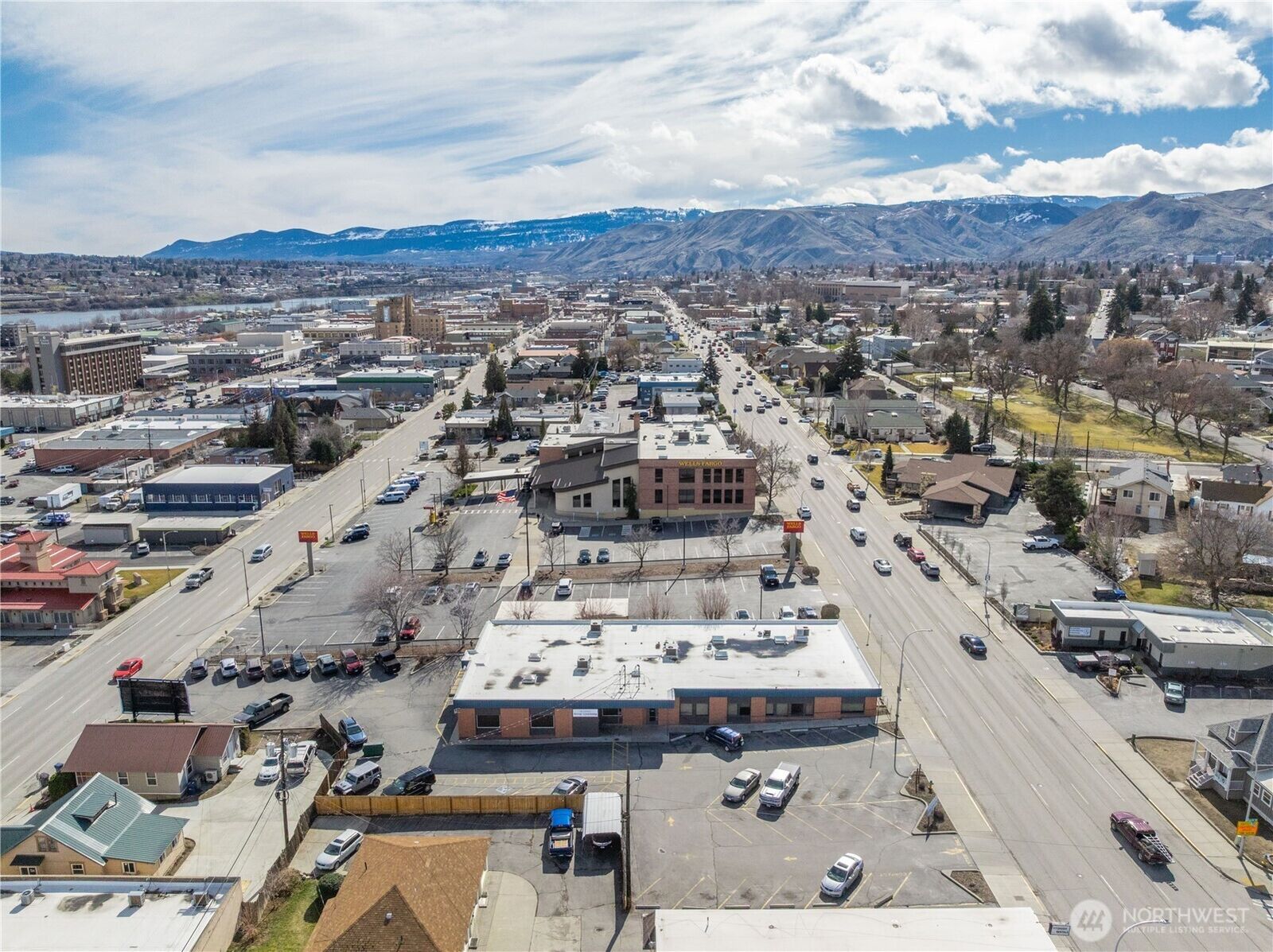 Property Photo: 325 N Chelan Avenue A WA 98801