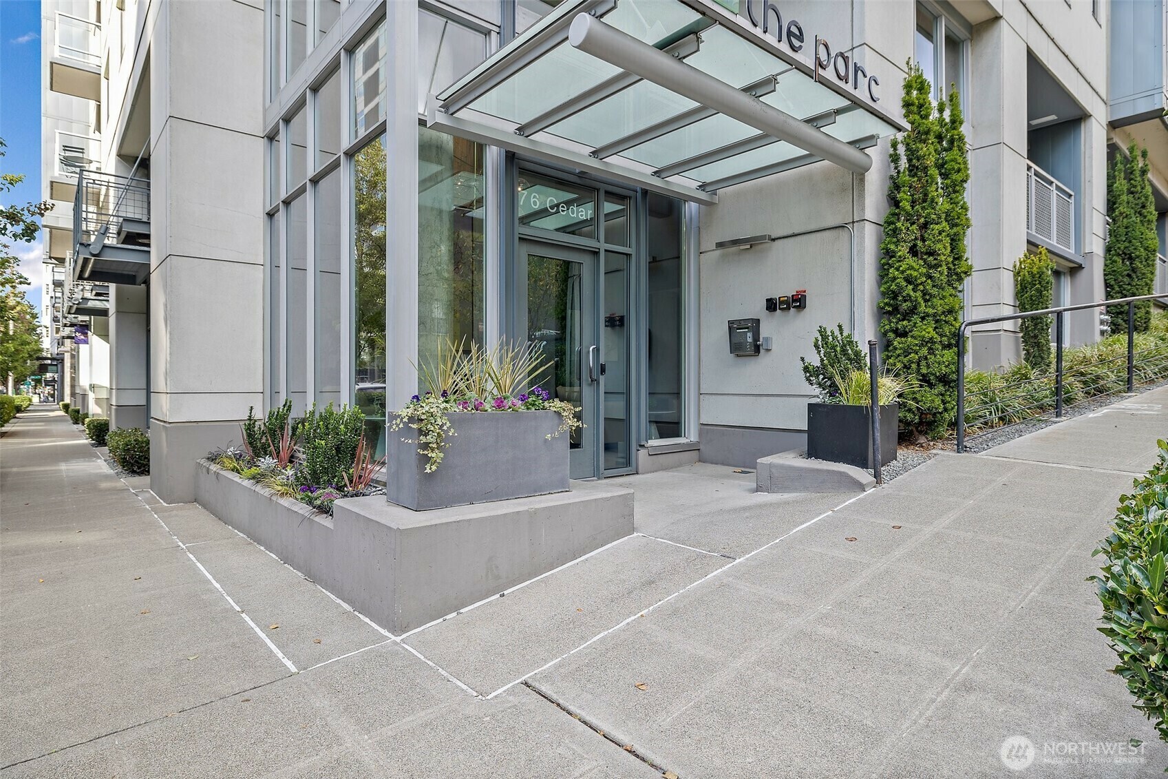76  Cedar Street 605  Seattle WA 98121 photo