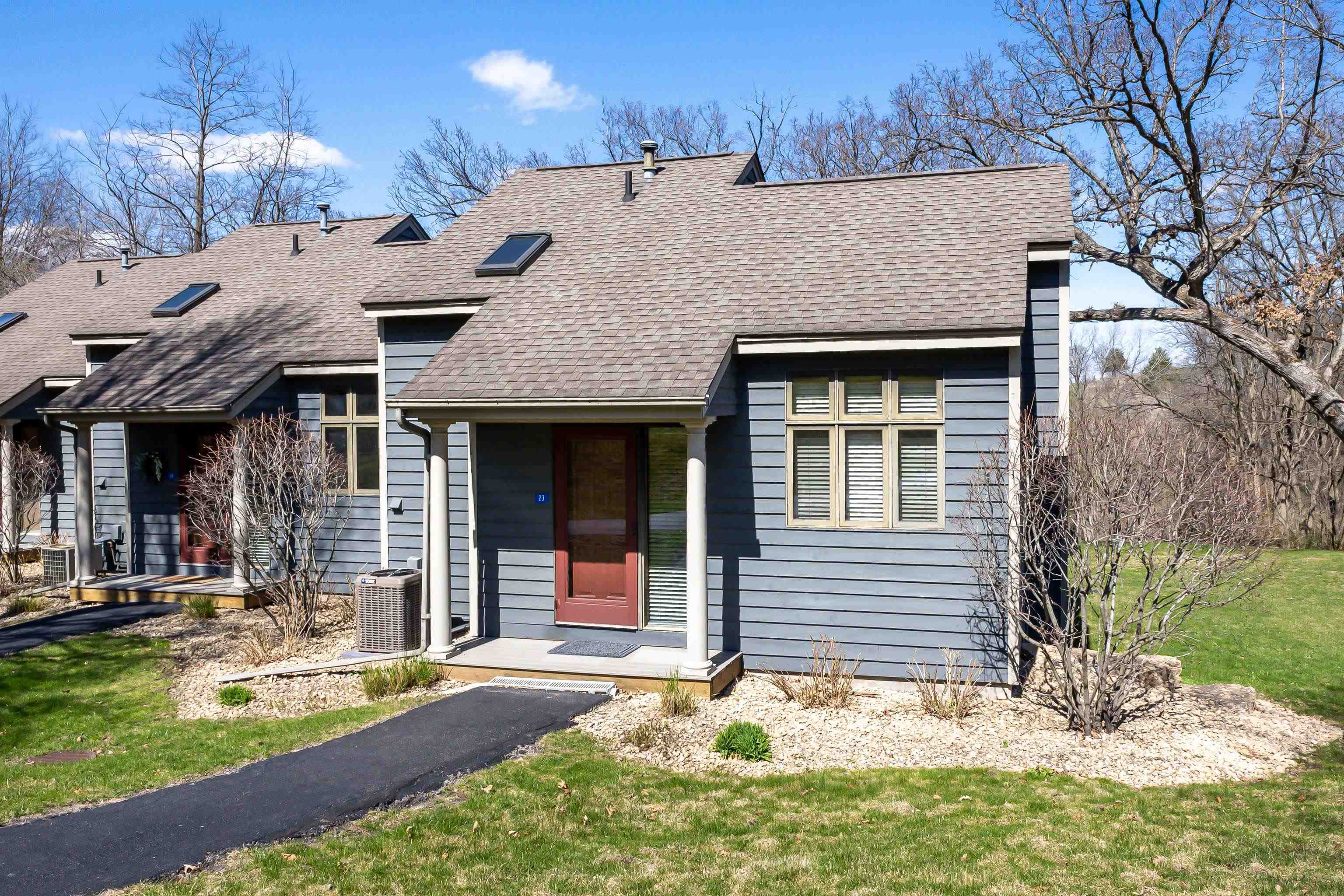 Property Photo: 23 Valleywood Lane IL 61036