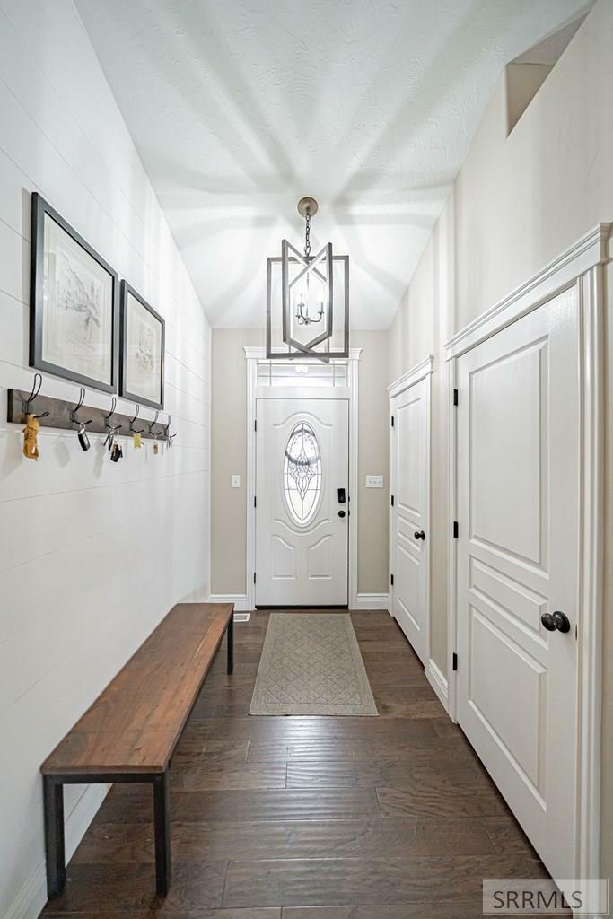Property Photo: 671 Lapoloma Drive ID 83404