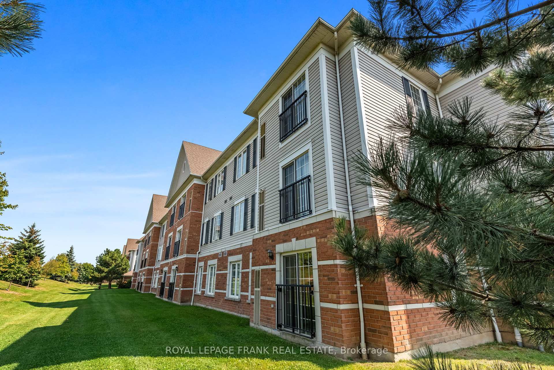 Photo de la propriété: 94 Aspen Springs Drive 109 ON L1C 5A2