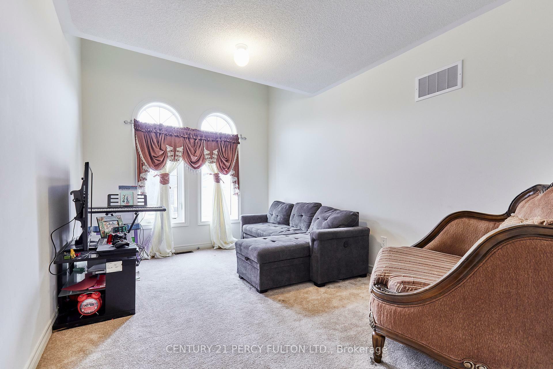 Photo de la propriété: 1205 Kettering Drive ON L1K 1A6