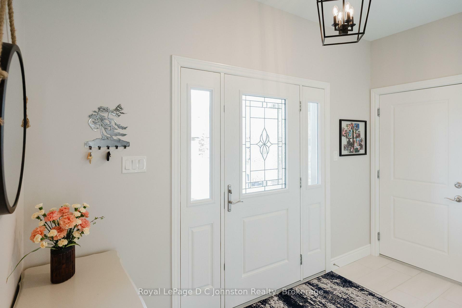 Property Photo: 1050 Waterloo Street 3 ON N0H 2C6