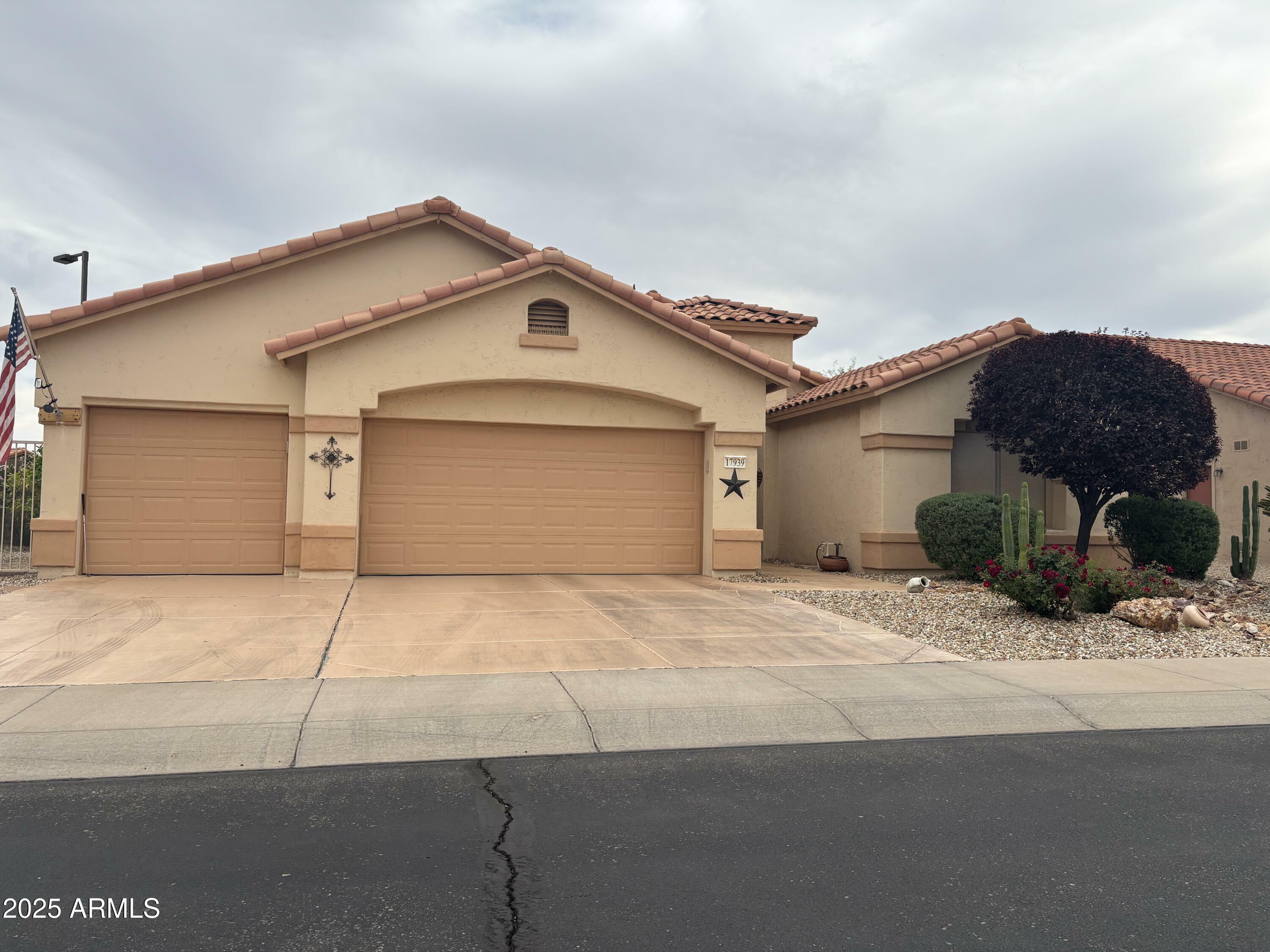 Property Photo: 17939 N Encanto Drive AZ 85374