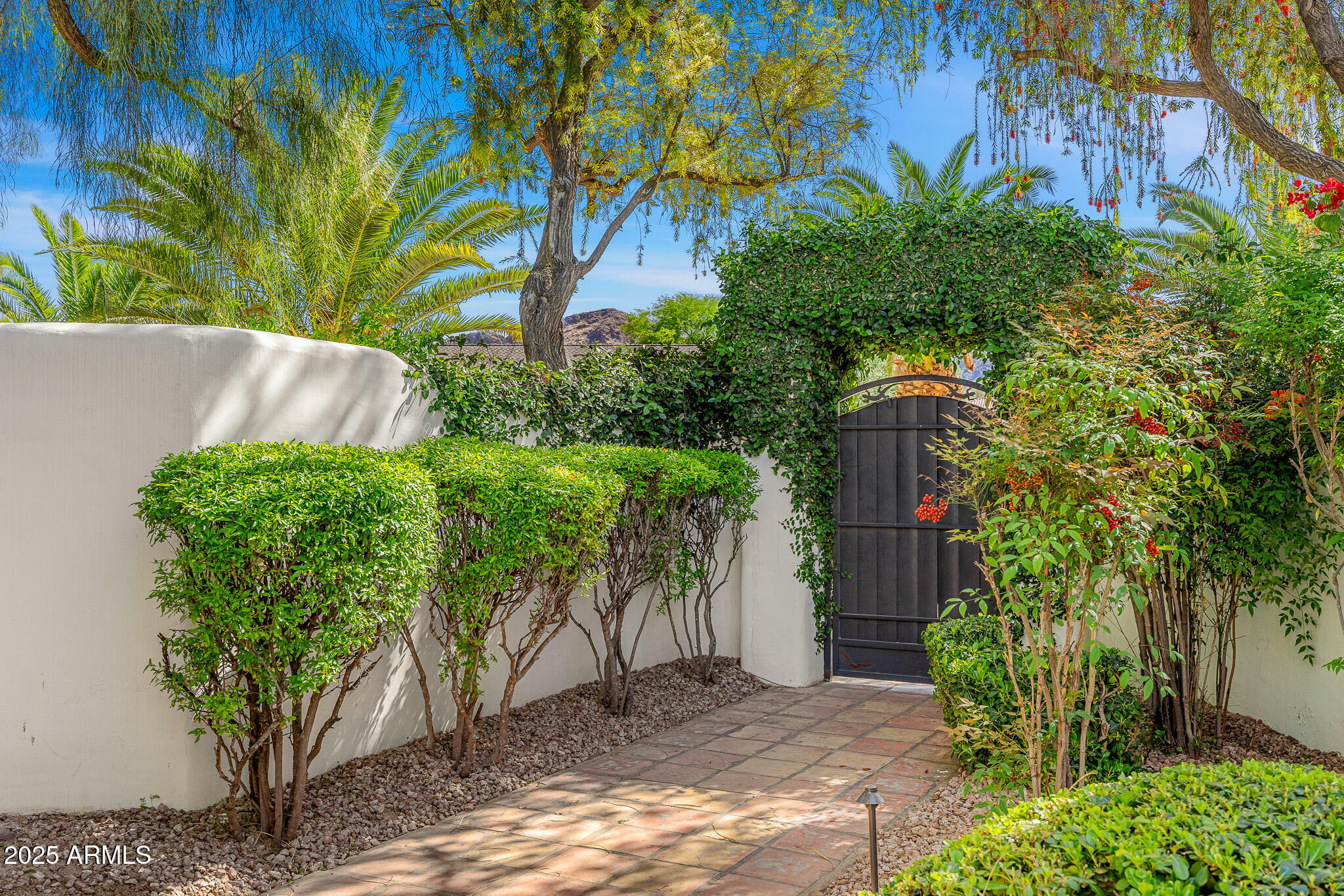 Property Photo: 5838 E Berneil Lane AZ 85253