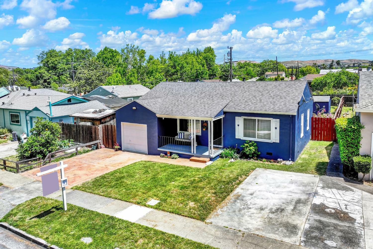 Property Photo: 624 Annette Avenue CA 94591
