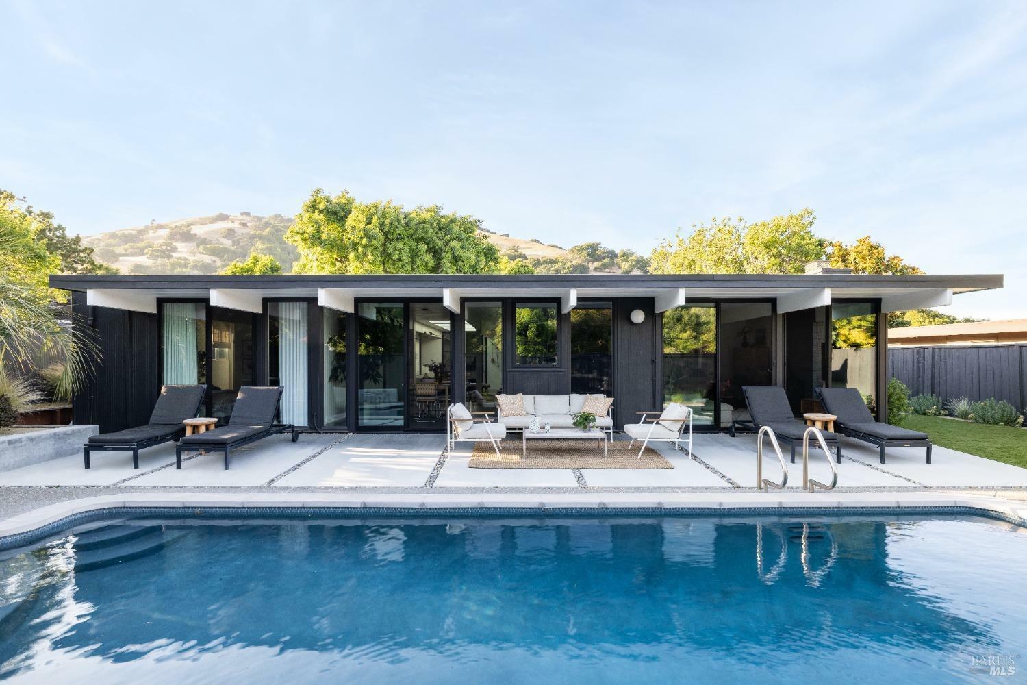 Property Photo: 821 Flaxberry Lane CA 94903