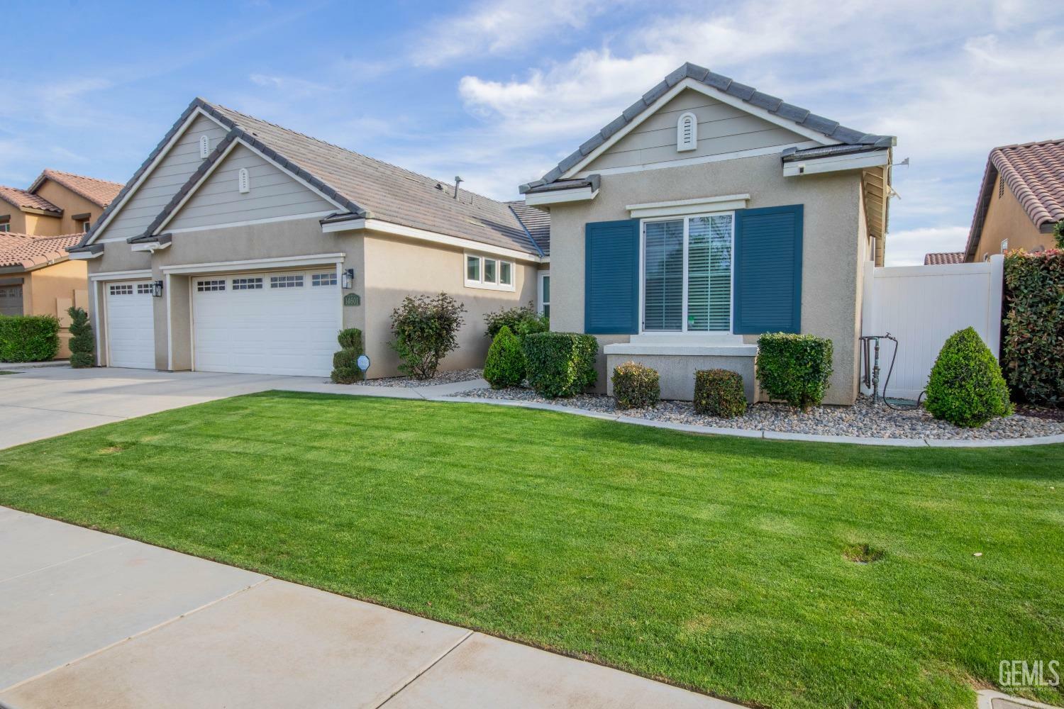Property Photo: 14601 Beach Aster Drive CA 93314