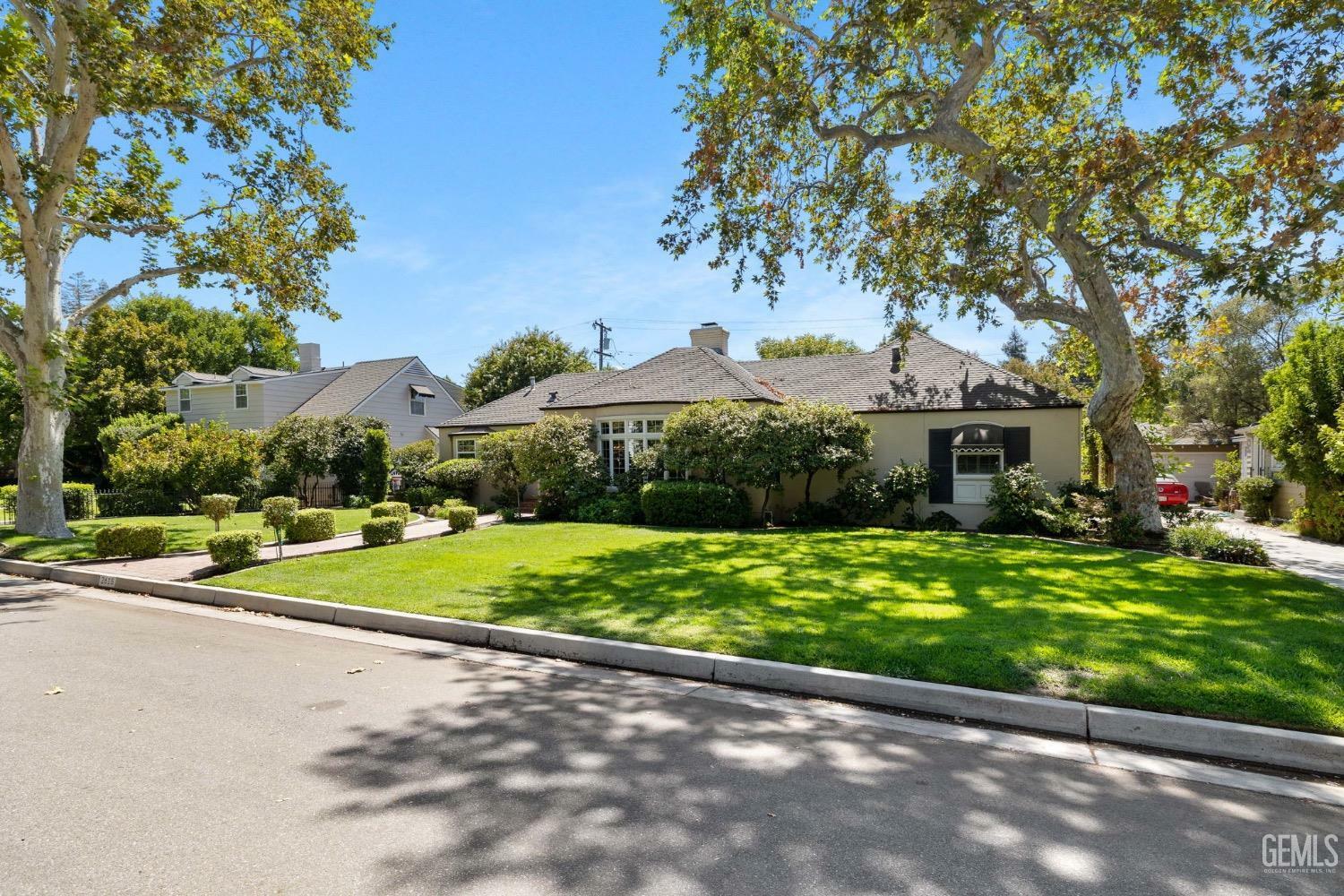Property Photo: 2615 22nd Street CA 93301