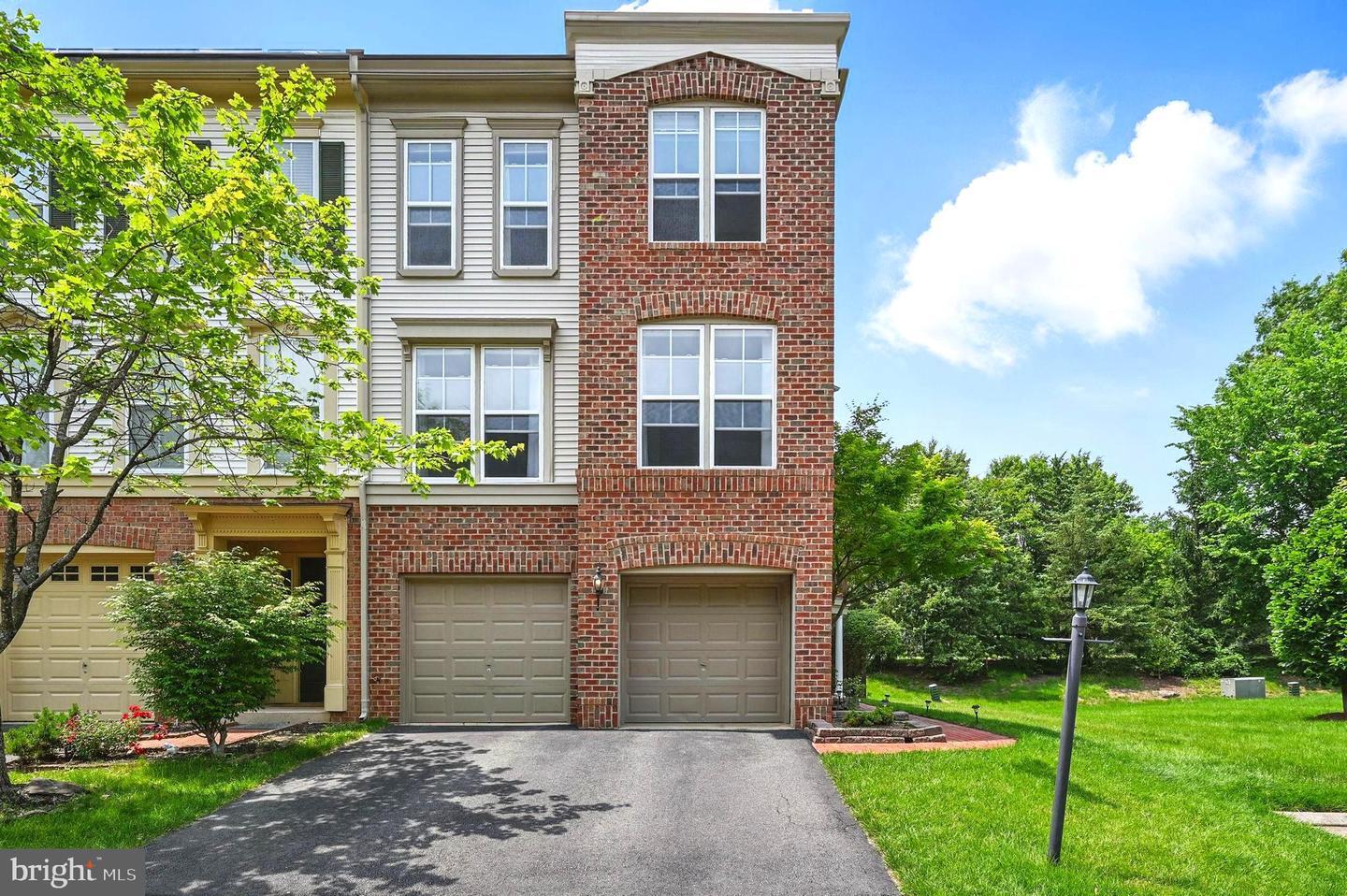 Property Photo: 21417 Falling Rock Terrace VA 20148