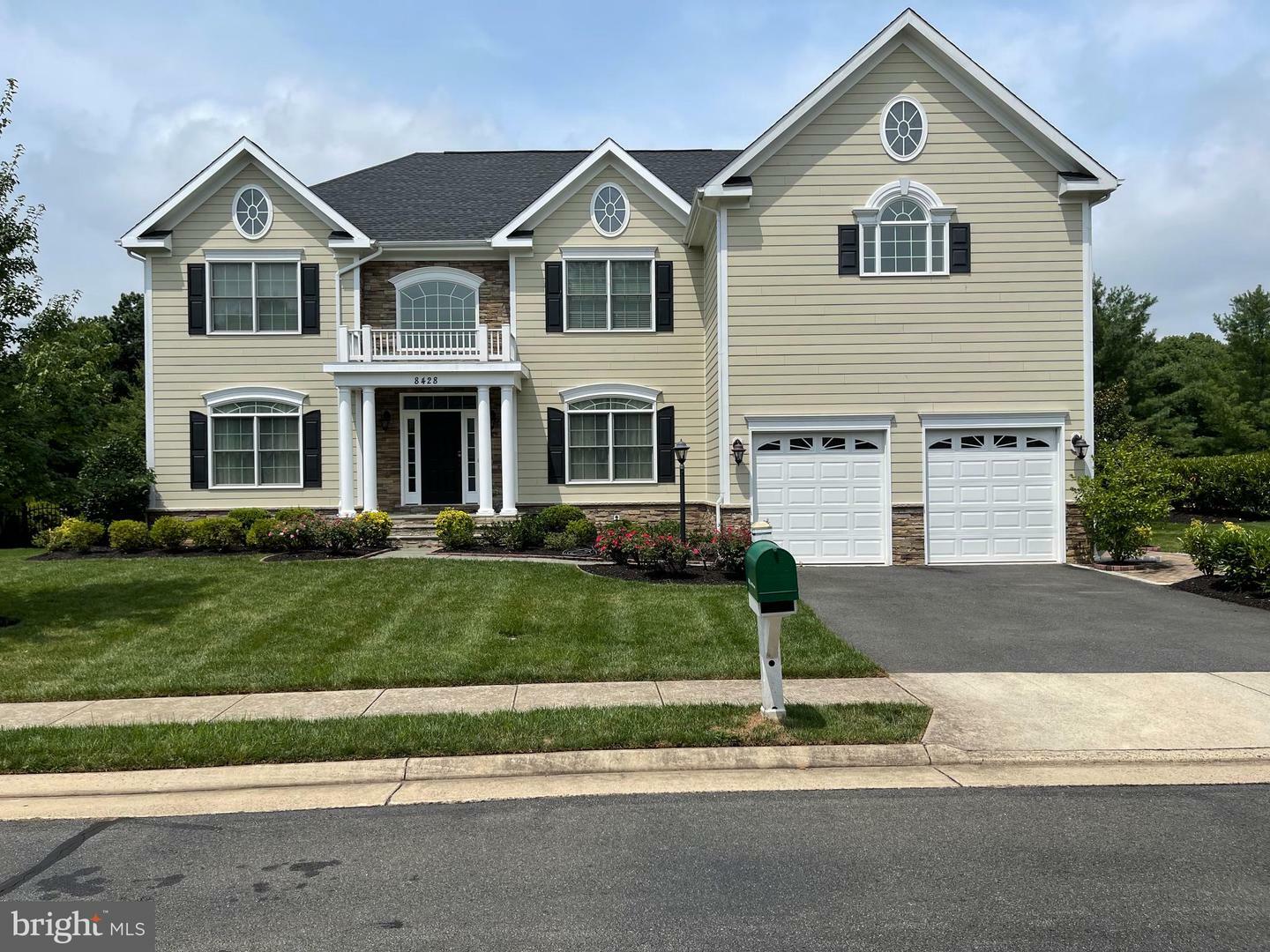 Property Photo: 8428 Link Hills Loop VA 20155