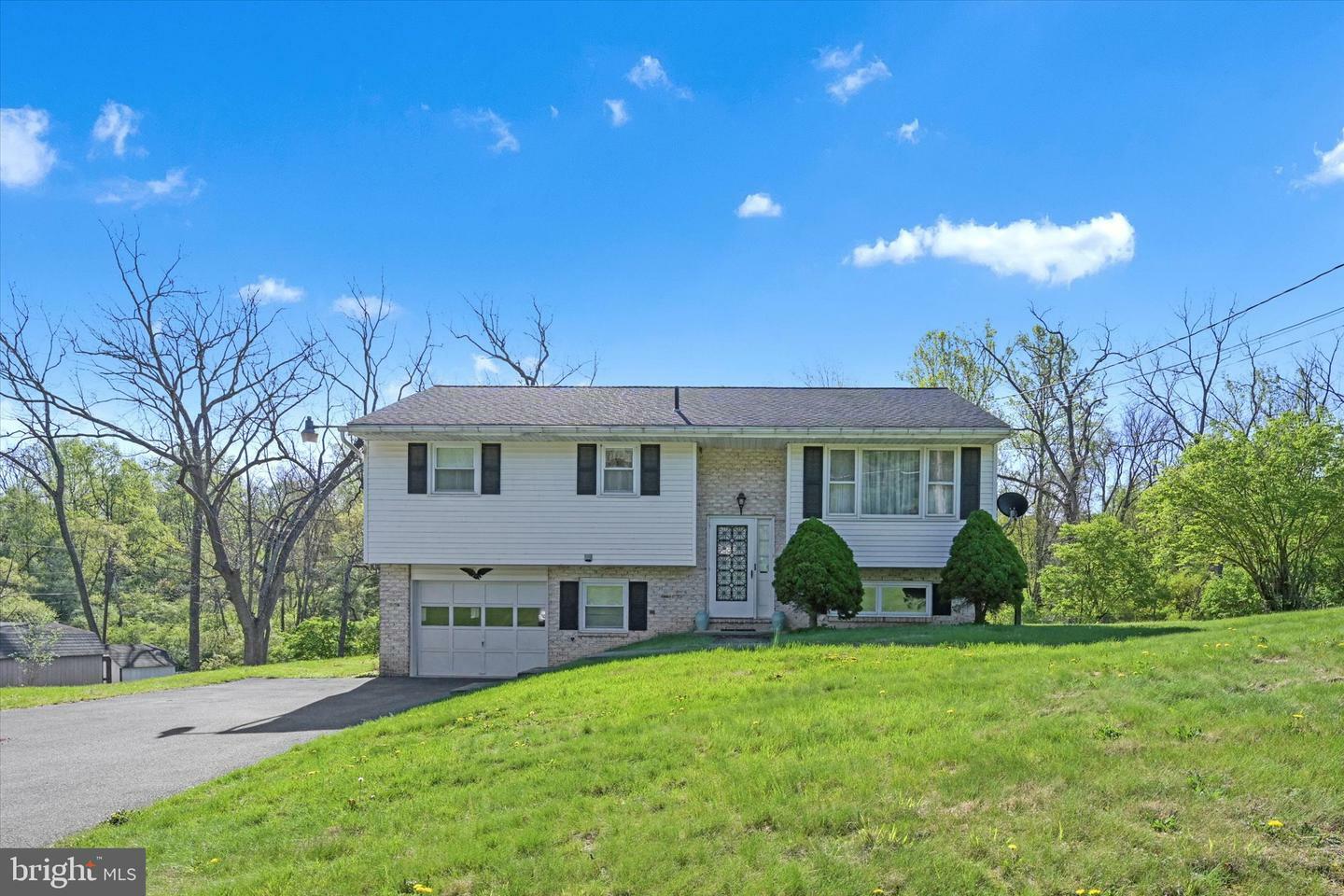 Property Photo: 1202 Fritztown Road PA 17569