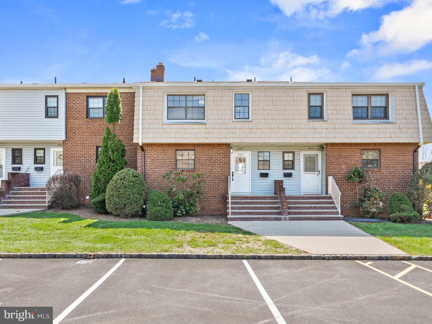 Property Photo: 507 Windsor Court NJ 08844