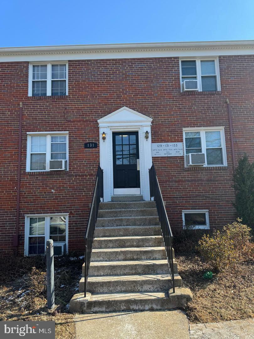 Property Photo: 131 S Courthouse Road 1 VA 22204