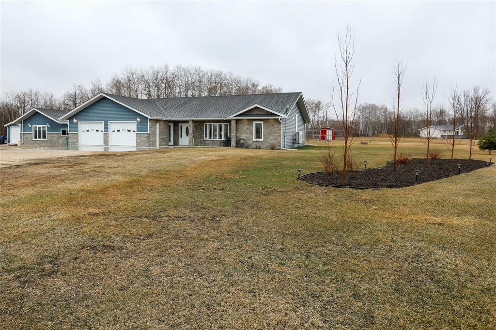 Property Photo: 25 Twilight Drive MB R0A 1T0
