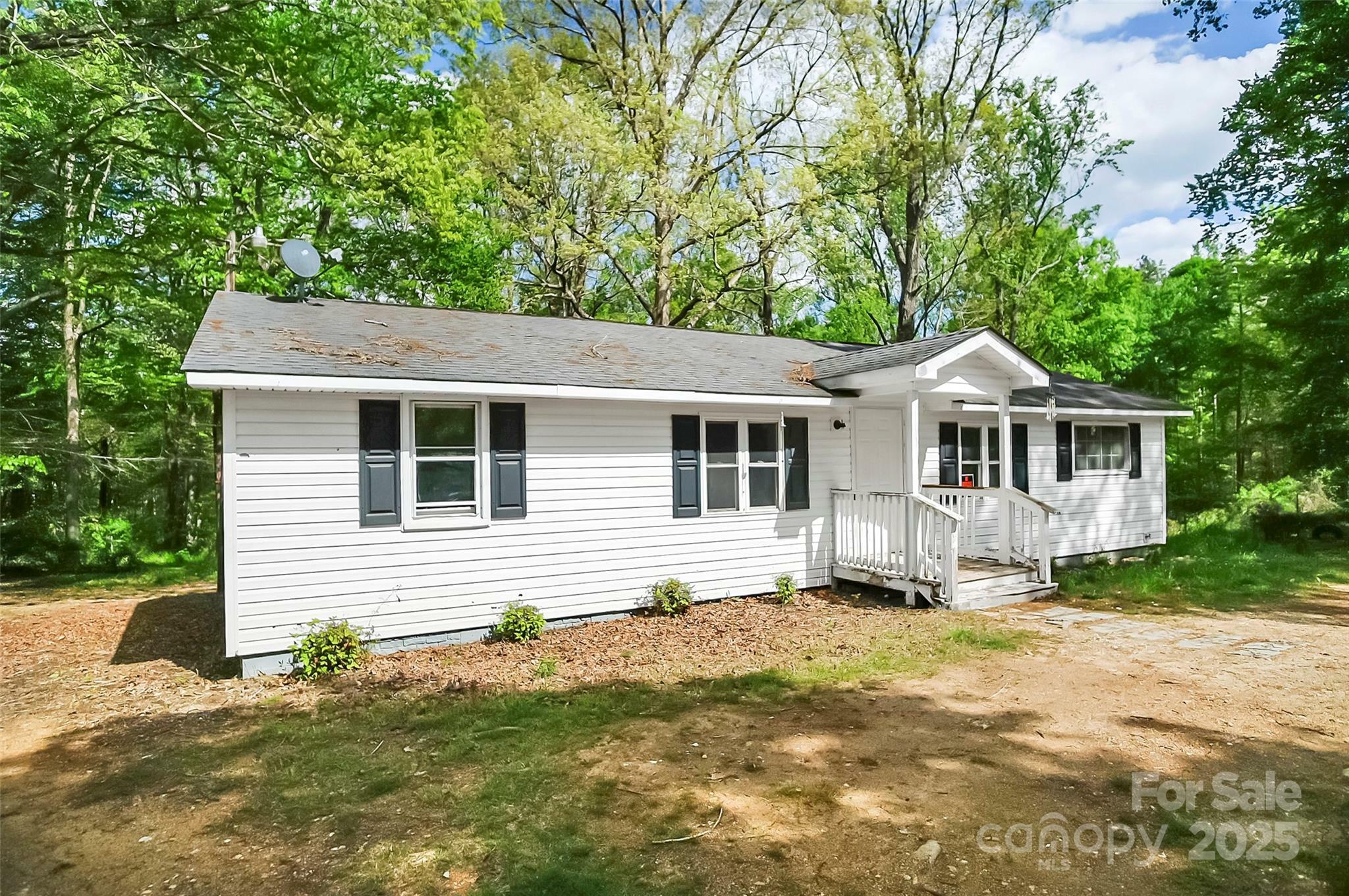 Property Photo: 124 Ayers Road NC 28073