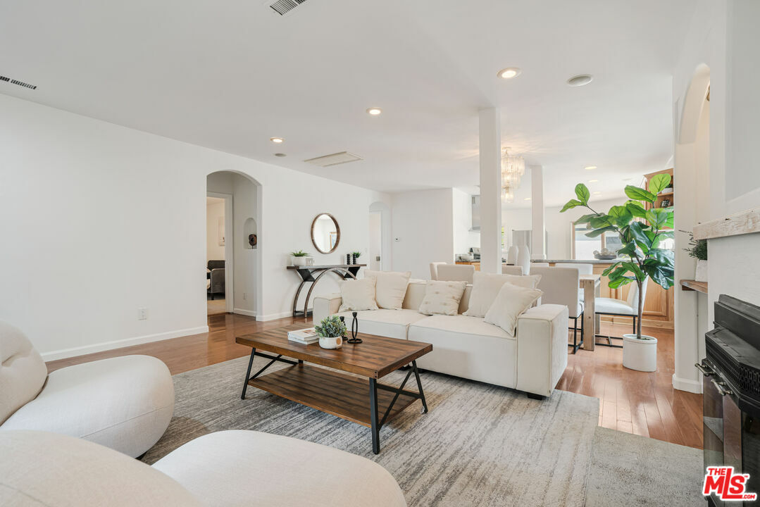 Property Photo: 7393 W 81st St CA 90045