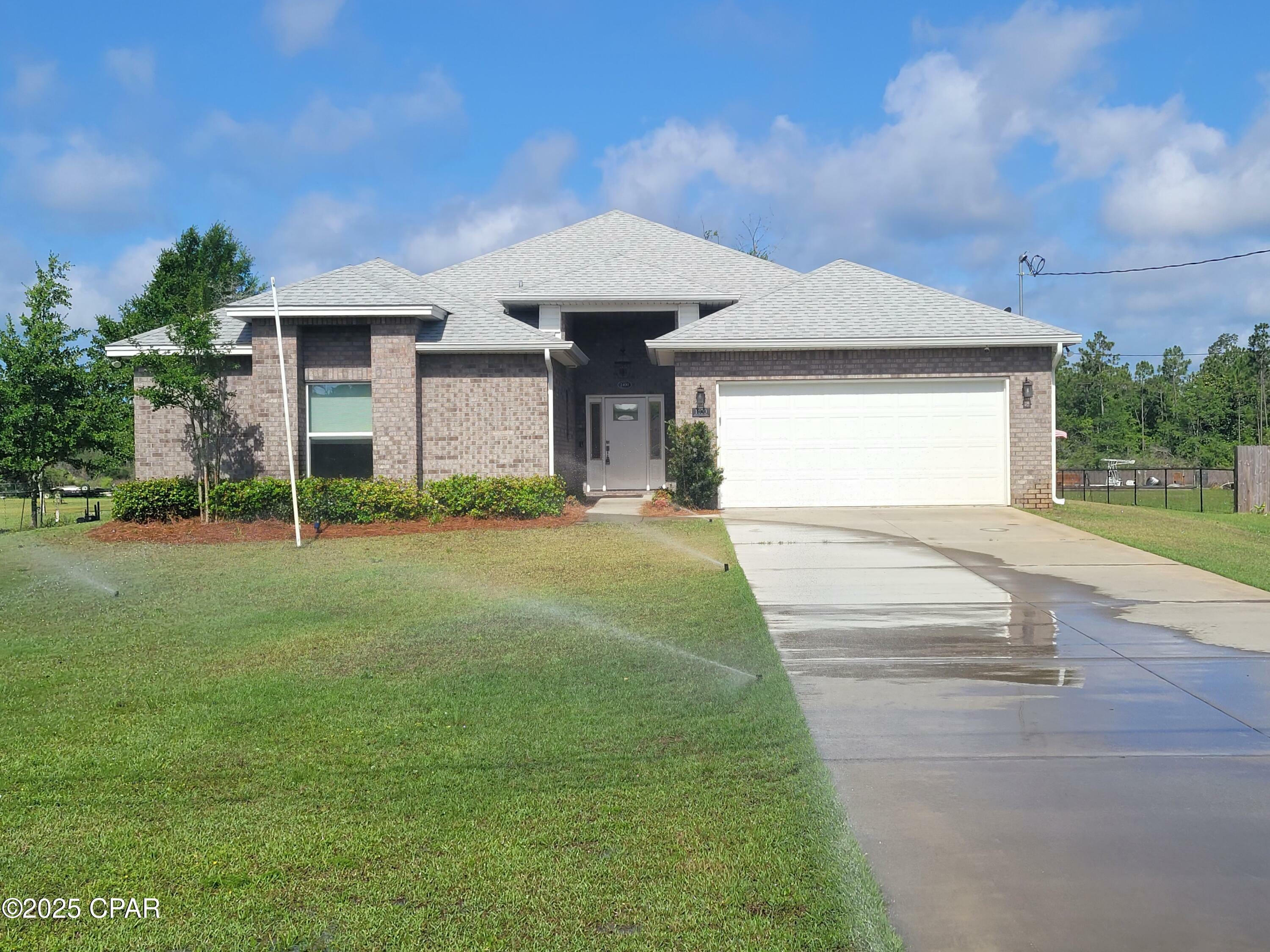 Property Photo: 1400 W Park Lane FL 32404