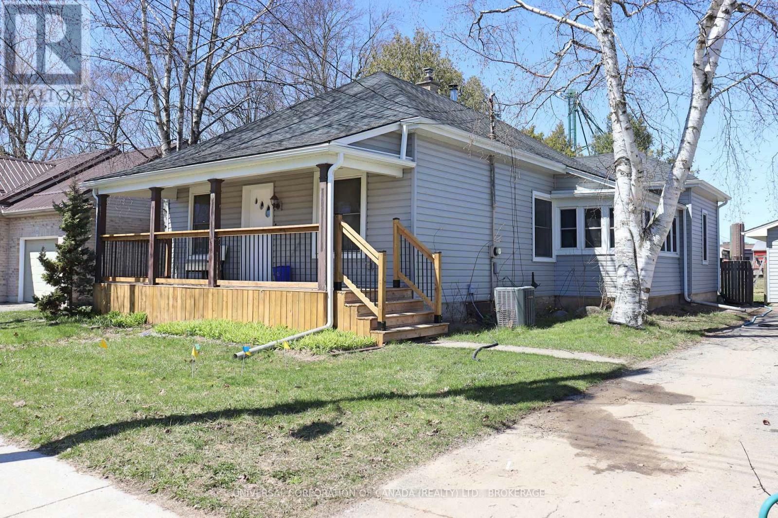Property Photo: 11 Forest Street West ON N5H 1A5