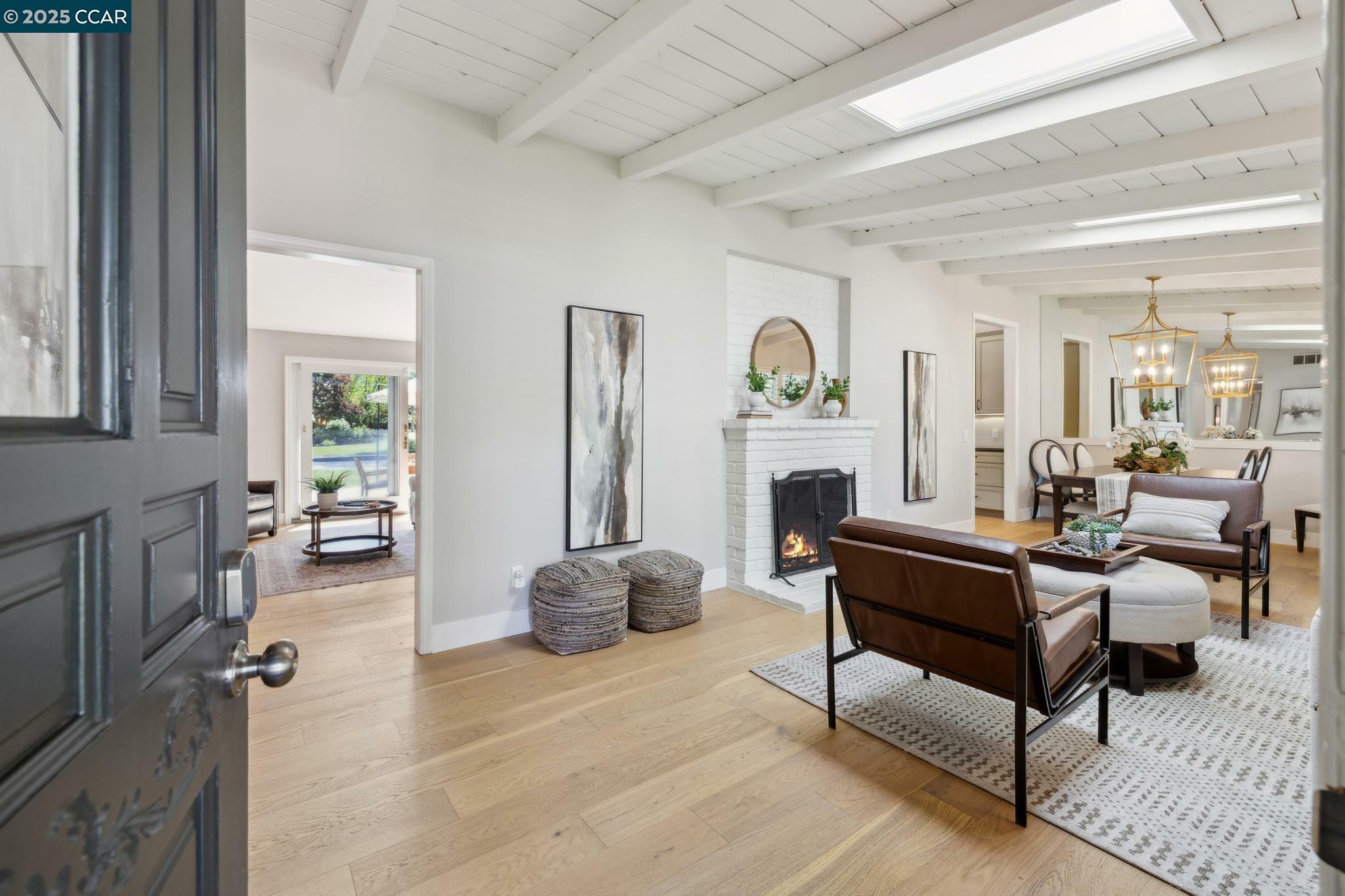 Property Photo: 176 La Sonoma Way CA 94507