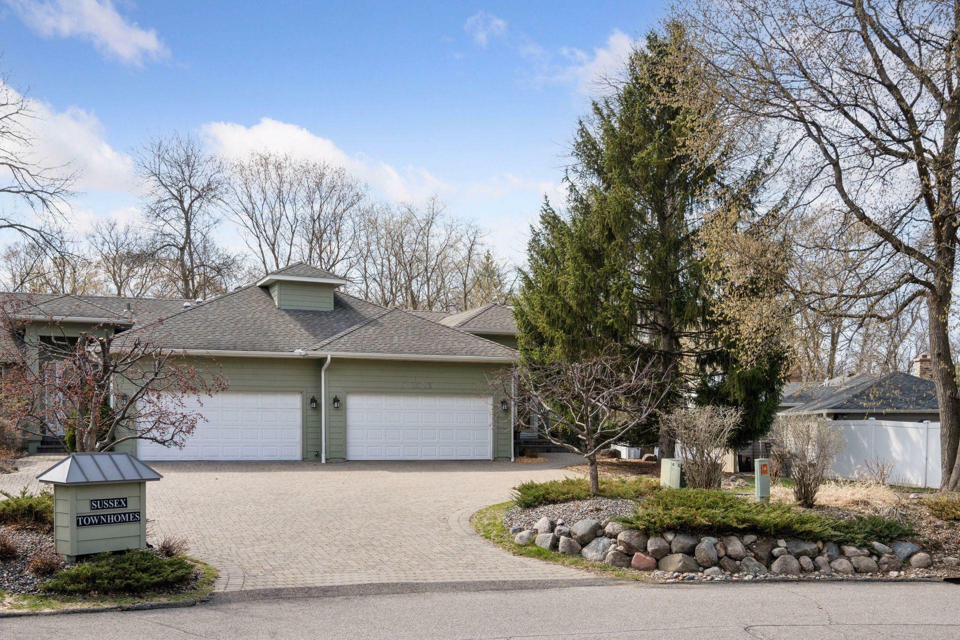 15703 Sussex Drive  Minnetonka MN 55345 photo