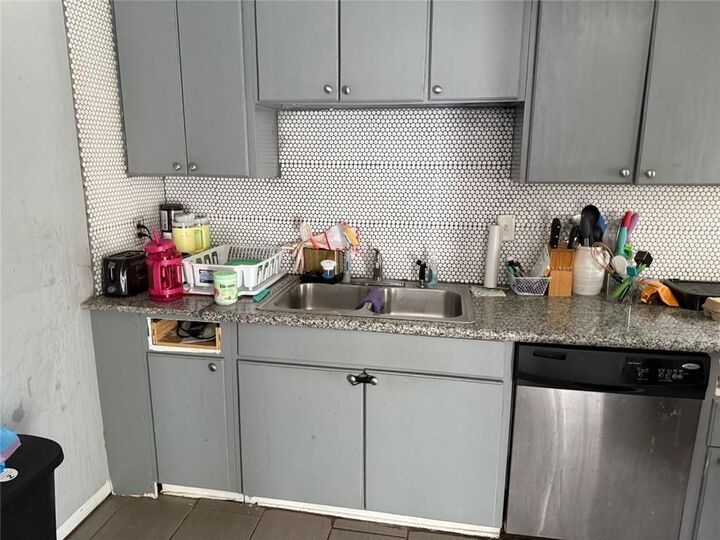 Property Photo:  3231 Abbeywood Drive  GA 30034