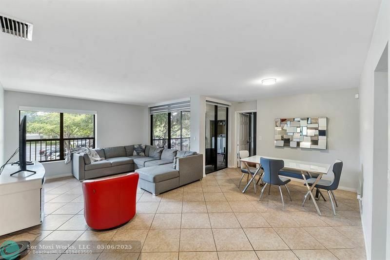 Property Photo: 2534 NW 49th Ter 714 FL 33063