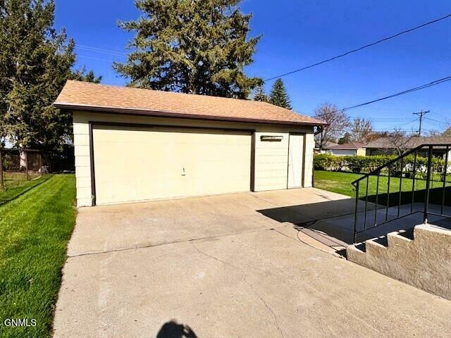 Property Photo: 1736 8th Street ND 58501