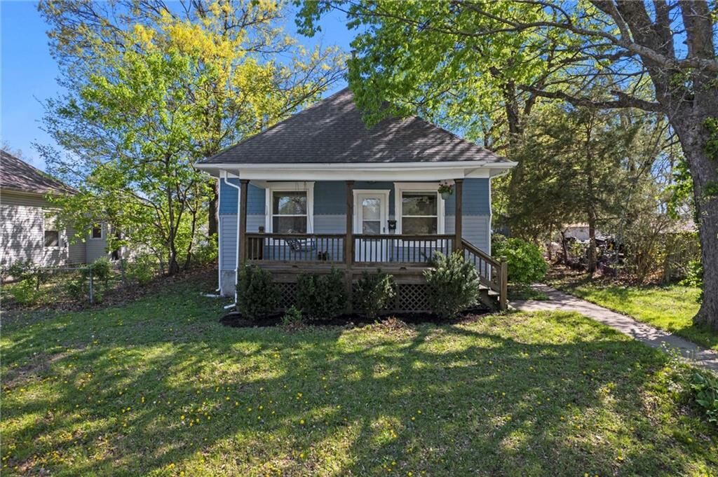 Property Photo: 105 E Ottawa Street KS 66071