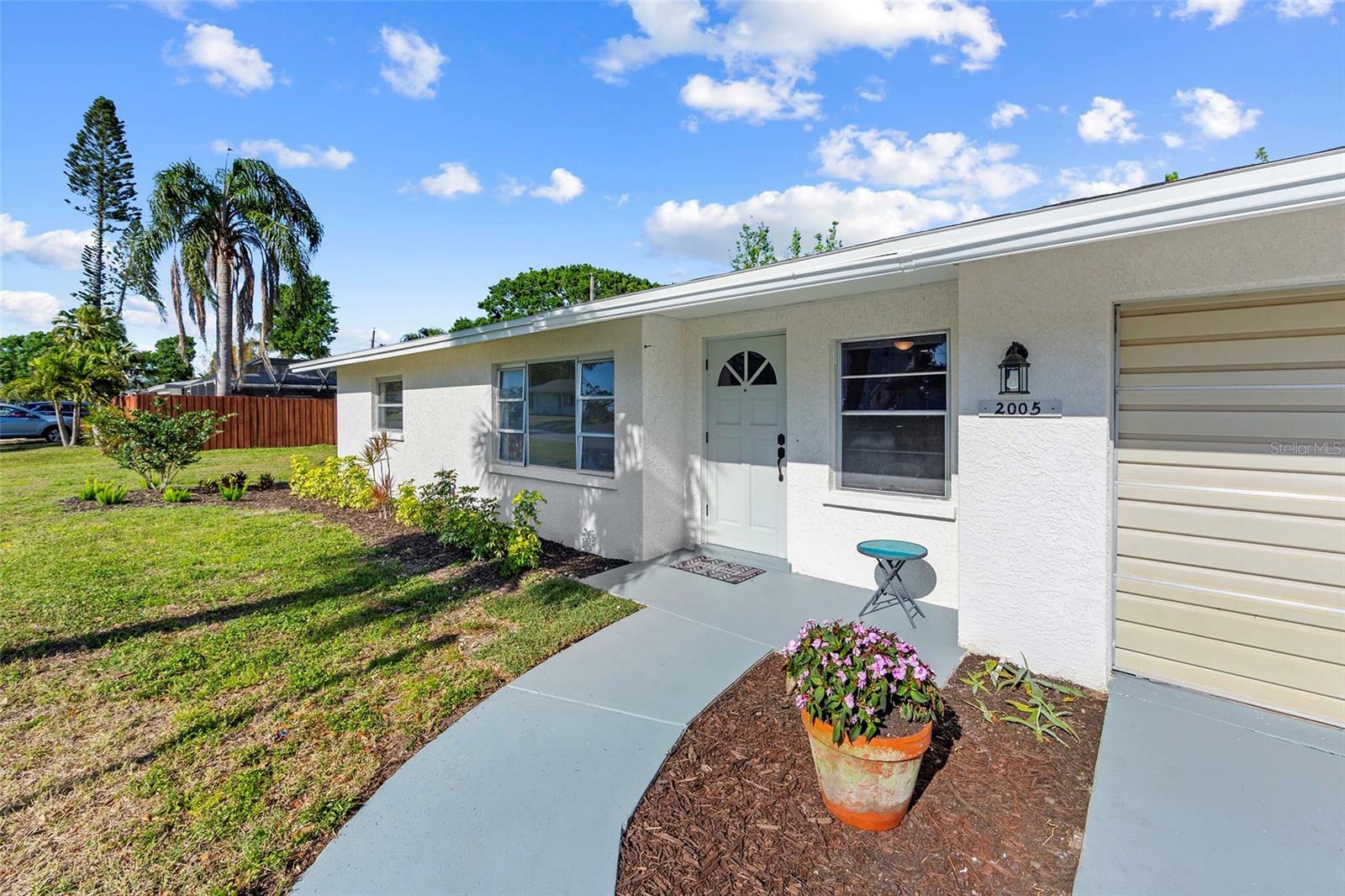 Property Photo: 2005 47th Street Court W FL 34209