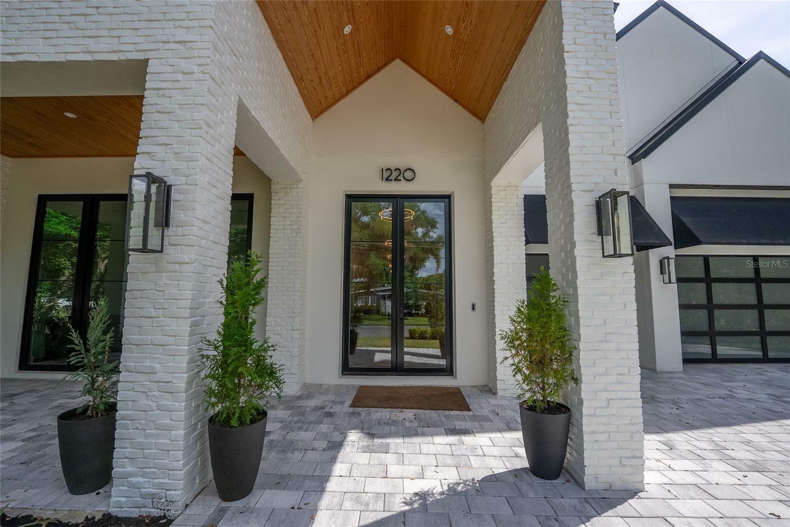 Property Photo: 1220 Delaney Park Drive FL 32806